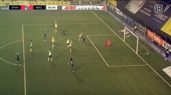 紙一重の悲劇！ 小久保玲央ブライアン、決死の“異次元ダイビング”も痛恨失点…背後で起きた不運に呆然