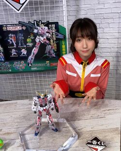 人気コスプレイヤー・伊織もえが「機動戦士ガンダム」連邦軍の制服姿を披露！「めっちゃ似合ってます」と称賛の声