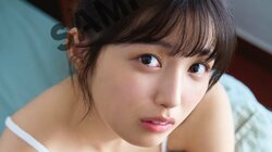 乃木坂46五百城茉央1st写真集 上目遣い＆布団から白い肌がのぞくドキッとカット 封入特典ポストカード絵柄第3弾