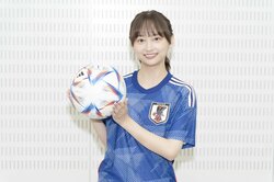 ナイナイ矢部と日向坂46影山が「アディダス サッカー日本代表 2022 ユニフォーム」を芸能人初着用