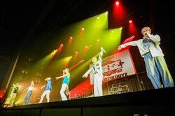 BALLISTIK BOYZ、メンバーの立ち位置と歌唱パートを入れ替えするステージに「神回」の声!話題の『春を告げる』本気ダンスも披露【ファンミーティング】