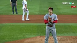 大谷翔平、思わずがっくり苦笑い ぎりぎりに決めたはずの絶品カーブが切ないボール判定にファンも「取ってくれよ」