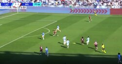 鎌田大地も騙された…仰天ノールックパス→鮮烈ボレーゴールがSNSで話題沸騰！移籍市場で大注目FWに「うわ、そっち」「ラツィオを完全に振り回した」など感嘆の声