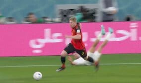 あっという間に2人を置き去りに “赤い悪魔”の心臓デ・ブライネが止められない