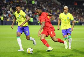 あの三笘のドリブルを止めた驚異のディフェンス力　ミリトンの“SB起用”でブラジルの鉄壁完成へ