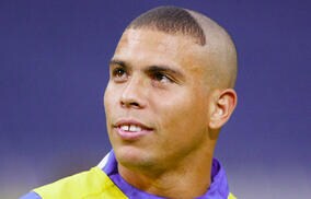 怪物ロナウド氏がカタールでドッキリ！インタビュアーが伝説の“大五郎カット”を完全再現