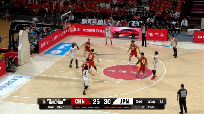 ファン熱狂！日本天才SGが中国相手に「交代4秒で違い生む」“超絶ノールックパス”に「Hero is back」【バスケW杯予選】 3枚目