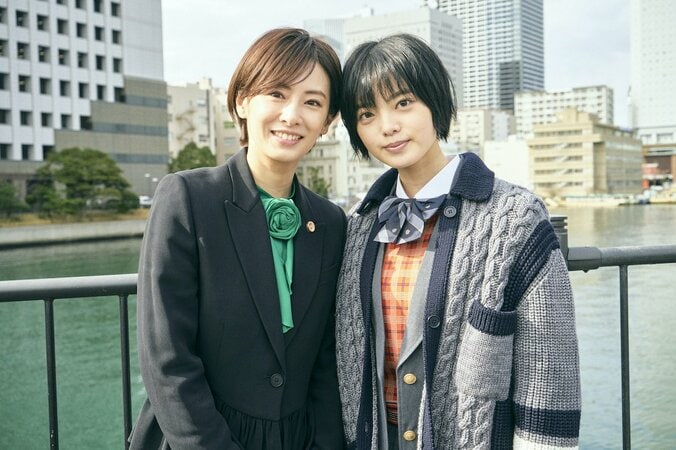 平手友梨奈に呪いをかけられる！？北川景子が『さんかく窓の外側は夜』に出演 2枚目