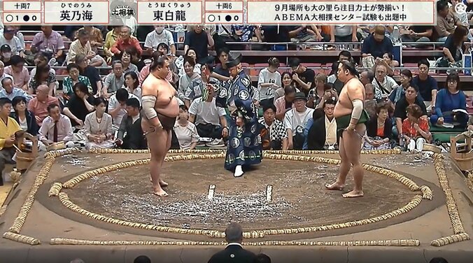 向正面の東寄り黒シャツ姿の三宅健さん