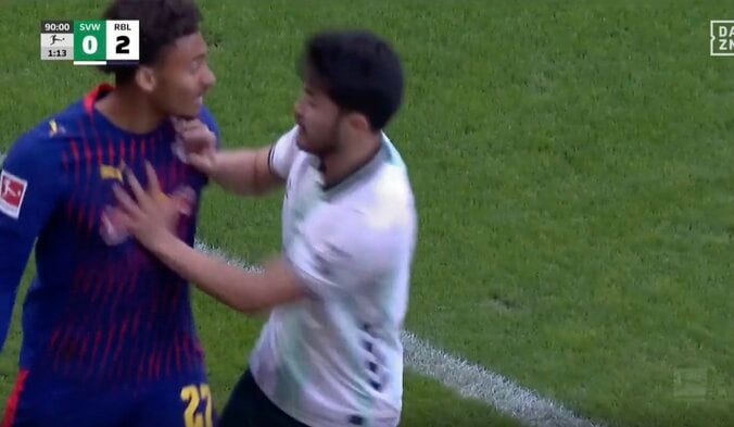 場内騒然！菅原由勢がブチギレ… 相手選手を突き飛ばす！「めっちゃキレてる」遅延行為にヒートアップ→あわや“一触即発”「さすが熱いな」 2枚目