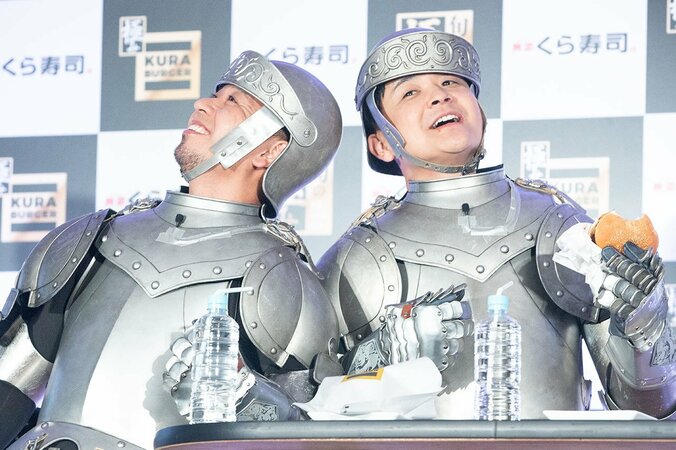 千鳥ノブ、高齢の父にシニアカーをプレゼント　「犬の餌を与える移動に使う」と嘆く 9枚目