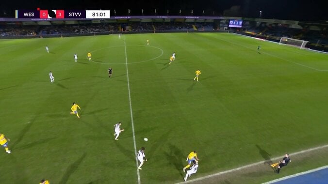 「まるでレヴァンドフスキ」20歳の日本代表FW、ギリギリ過ぎる“動き出し”が話題「本当に芸術的」VAR→オフサイド取り消しで今季9ゴール目！ 4枚目