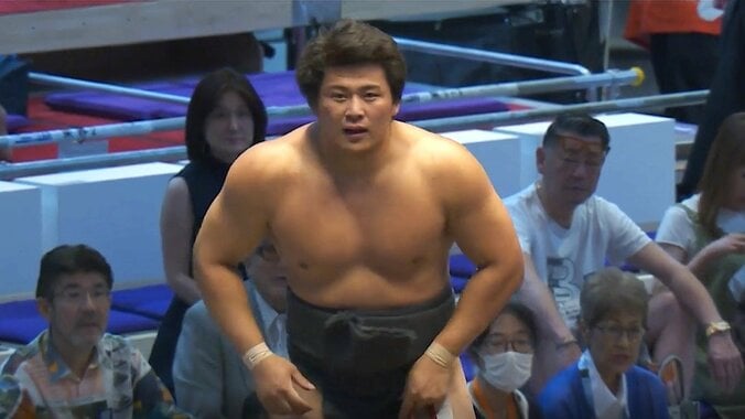 【写真・画像】「俳優だろこれ」背筋力265キロのイケメン力士、場所中に“突如”イメチェン “激変”ぶりが話題 がっつりオールバックに「似合ってるね」　1枚目