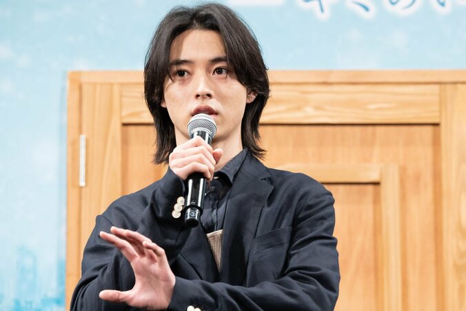 山崎賢人、久々のラブストーリーに「恥ずかしかった」と大照れ 6枚目