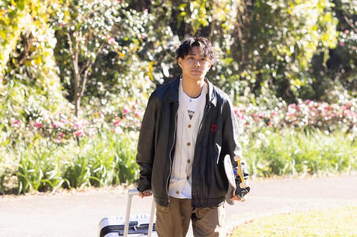 イケメン大人男子たちの登場に元「今日好き」女子メンバーが大興奮！ホロ酔いトークでドキドキの展開に『明日好き』第1話