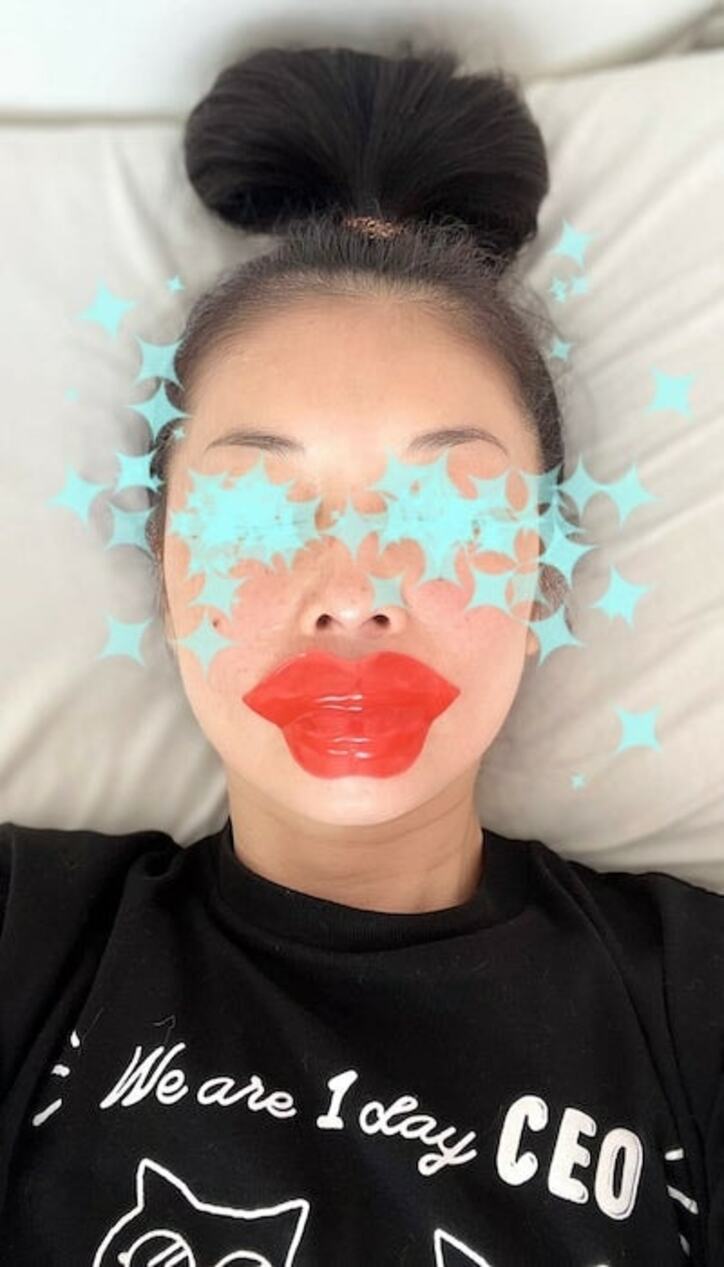  藤あや子、インパクトのある自撮りショットを公開「圧巻です」「奇跡の60代！」の声 