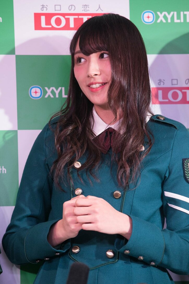 欅坂46の”ほんわかメンバー”が歴代衣装で登場! 佐藤詩織は”欅らしさ”全開のオリジナル服に身を包む