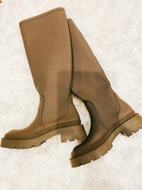 渡辺美奈代『ZARAのブーツにハマってる！』