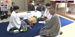 藤井聡太王位が防衛4連覇決めるか、佐々木大地七段が連勝で望みつなぐか 注目の第5局再開／将棋・王位戦七番勝負