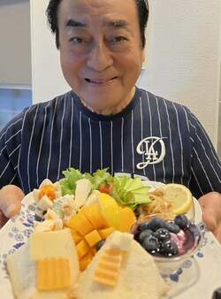  高橋英樹、娘・高橋真麻から貰った差し入れを朝食で堪能「暑い日には特に美味しい」 