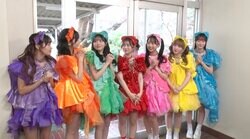 FRUITS ZIPPER「足がガクガク震えながらのライブだった」デビュー3年目にしての“初体験”を告白