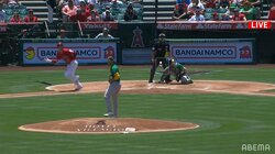 大谷翔平、会心の特大弾 驚愕の打球音を一番近くで聞いたキャッチャーが「あ、行っちゃった」とがっくりシーン