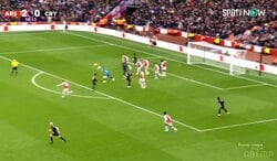 「神だ」「凄すぎる」イチローばりのレーザービーム炸裂の瞬間！アーセナルGKの超絶スローにアルテタ監督もファンも大興奮「めっちゃ見返してしまう」「最高やった」