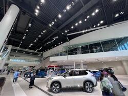  あいのり・桃の夫、愛車探しのために訪れたショールームで驚いたこと「今時の車スゲーーーー！」 