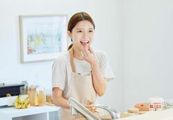 川島海荷、ほぼすっぴんで朝食作り！オシャレな朝食に夫・中田圭祐大喜び「元気になる！」『私たち結婚しました3』第2話