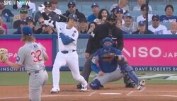 衝撃！ 大谷翔平、カッコ良すぎる“変態片手打ち”「マジかよ」「すごい音だな」 バットを折りながら“技ありヒット”「打撃はパワー」