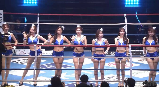 波北かほ（写真中央）