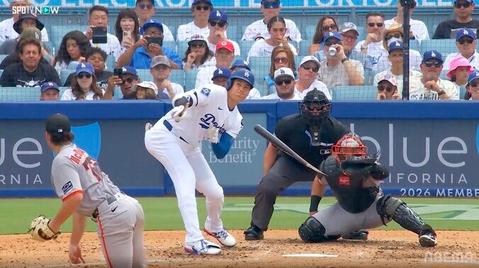 バット折れるも「よく打ちました」大谷翔平の珍打に中継驚く 外角の“超ボール球”を右前打、“先”で拾うも「折れたのは根本」「珍しい」 2枚目