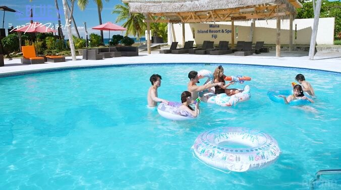 【写真・画像】「これ合法なん？」セクシーな水着美女たちがプールではしゃぐ姿に「いいなぁ〜」鈴木福ら大興奮  　2枚目