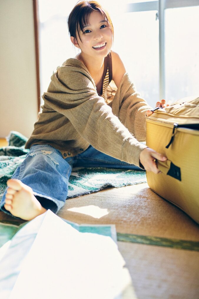 女優・芳根京子、2023年発売のデビュー10周年記念写真集『京』の電子版がリリース 2枚目