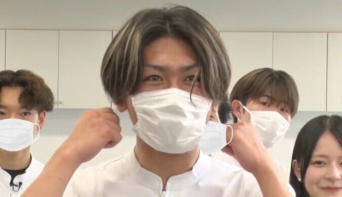 【写真・画像】「あの頃の森田剛みたい！」美容専門学校で見つけたイケメンに驚きの声　1枚目