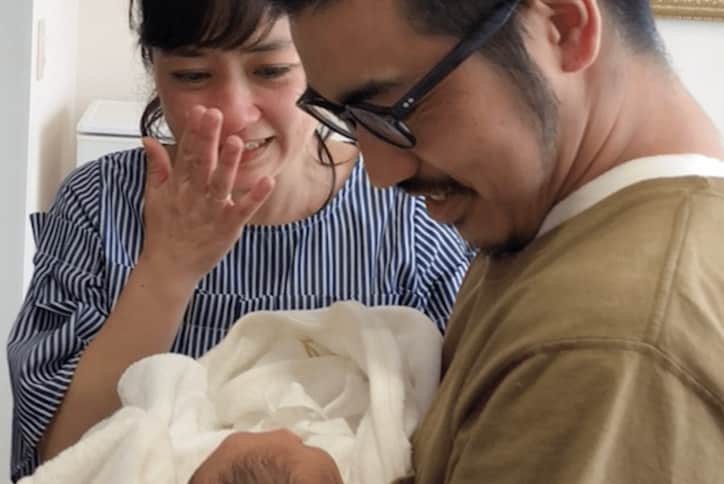 【写真・画像】2人の養子を迎えた元アイドル「赤ちゃんが私に気を遣ってる？」育児中の葛藤を明かす　1枚目