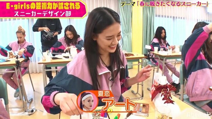 E-girls夏恋のオリジナルスニーカーが女子高生に好評!才能爆発でメンバーからは「ピカソ誕生!」の声