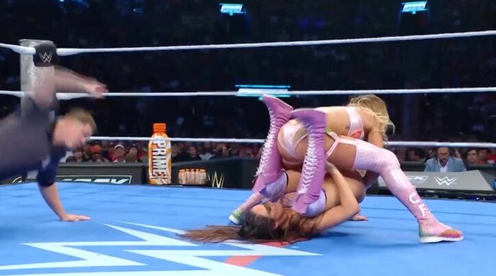 【映像】女子レスラー、パンツを掴んで“ヒヤヒヤ”丸め込み