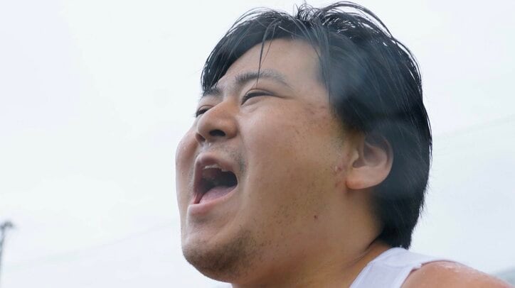 【写真・画像】22歳“幼卒”男性、現役レスラーに立ち向かう“スーパースター”の姿に涙「頑張れえー!」 1枚目