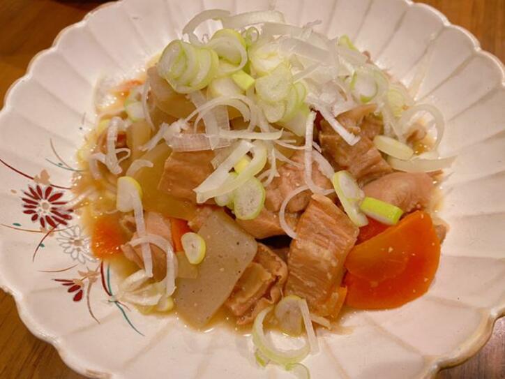 保田圭、夫の誕生日にリクエストされ作った料理「1kgのモツを買ってきて」 