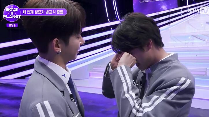 【写真・画像】「ここ離したらあかん」「つらすぎる」ユメキを慕い応援していた16歳練習生、子供のように泣きじゃくり…10歳差の仲良しコンビの最後の別れに視聴者号泣「涙止まらん」　1枚目