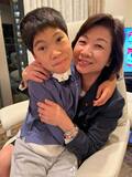  野田聖子氏、息子とのハグショットを公開「仕事頑張ったごほうび」 