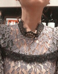 高橋真麻、寝不足で首元ゲッソリ「ダチョウみたいだ…」