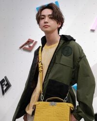 「心臓止まるかと思った」「髪型最高」ランペ吉野北人のクールなポージングにファン歓喜