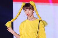 藤田ニコル、大好きなピカチュウに囲まれ大興奮 キュートなコーデも披露