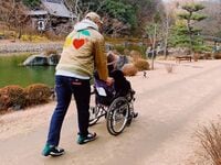 関口メンディー、母と祖父と家族旅行へ ファンから「メンさんめちゃくちゃほっこり」「素敵」の声届く