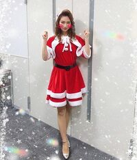 「うつくし～」ファーストサマーウイカ、美スタイル際立つサンタコス披露に反響