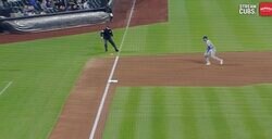 放送事故レベル！ 審判にヤバすぎるアクシデント発生　強烈な“高速ライナー”が直撃… 一体、どうなったのか！？「大丈夫かよ…」「絶対あかんやつ」