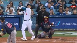 進化を止めない大谷翔平、久々一発直後にベンチで即復習の“勤勉シーン”