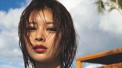 “令和の超新星”山田あい「衣装も大暴れしています」 石垣島で超絶ボディが妖艶に輝く 『週プレ』登場